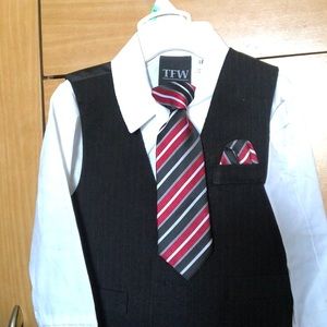 4 piece tuxedo set for baby boy